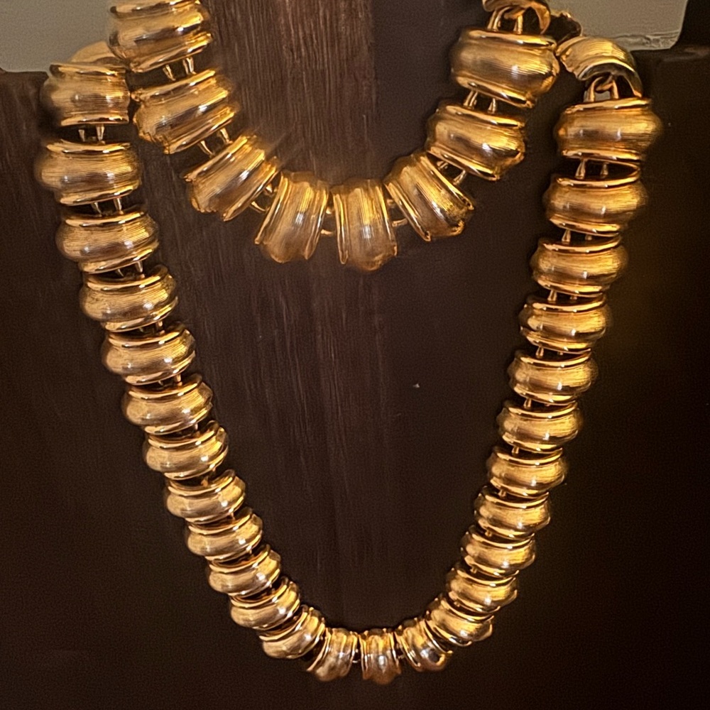 Elegant Goldtone Necklace Set